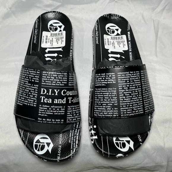 John Galliano slides - Picture 2 of 4